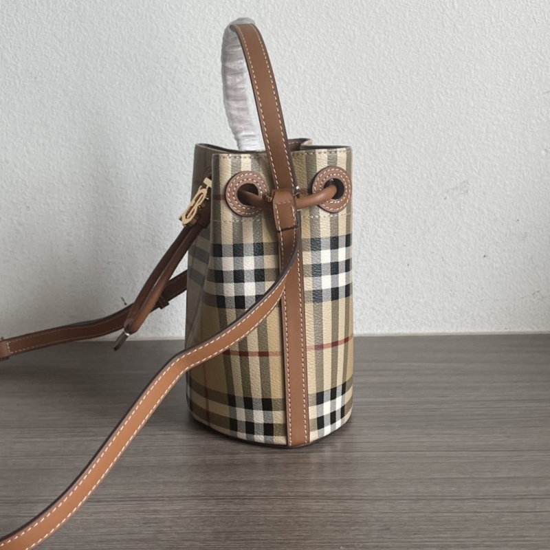 Bv*b*rry bucket bags